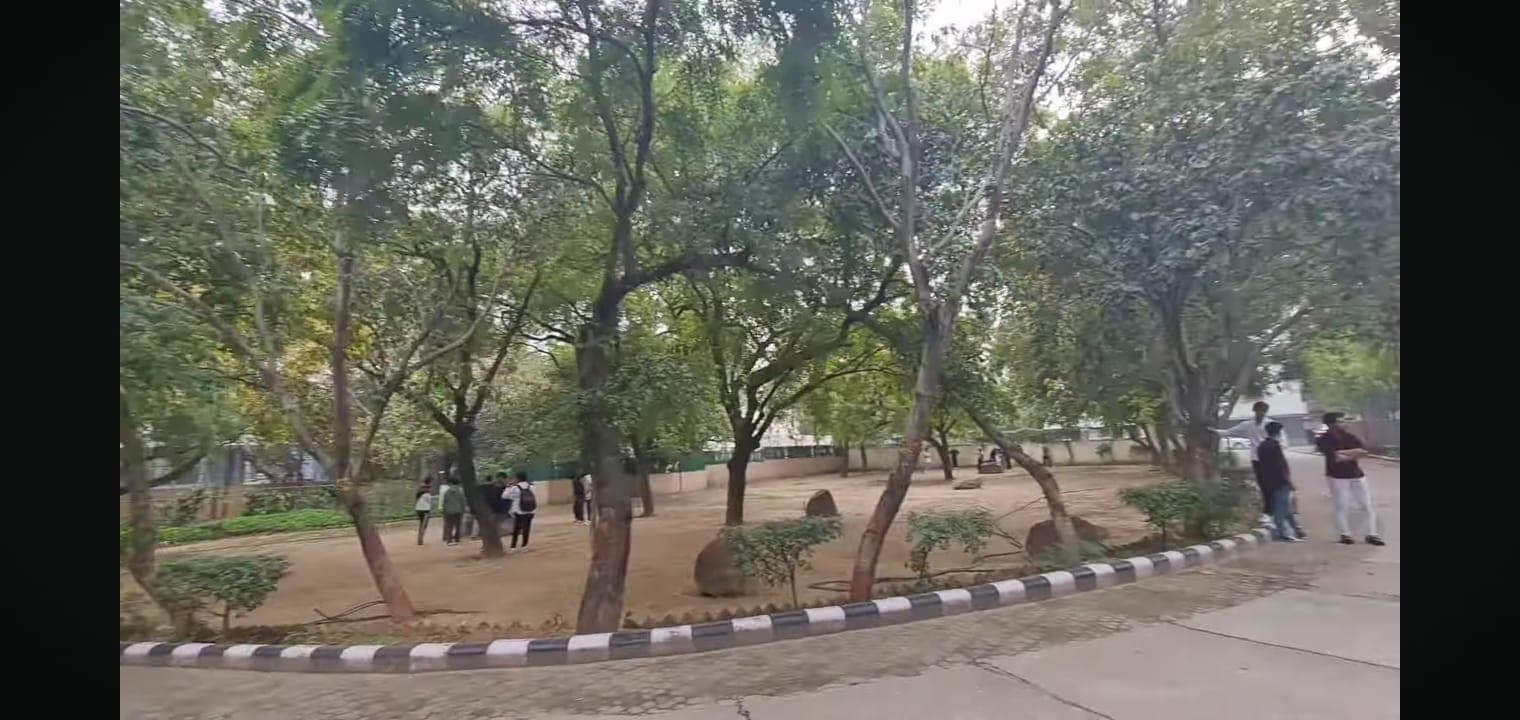 Sri Venkateswara Campus photo 2